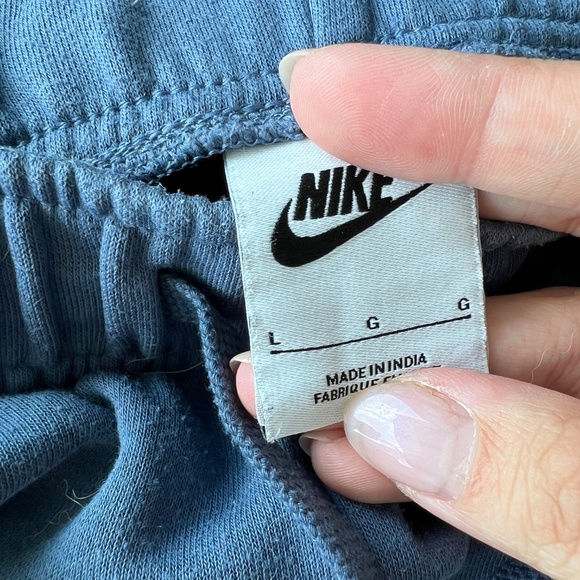 2 Piece Nike Set - Picture 4 of 7